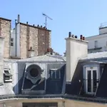 Coquettish Apartment In Passy Near Eiffel Tower